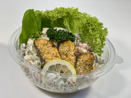 testovinovy salat s gril lososem scaled