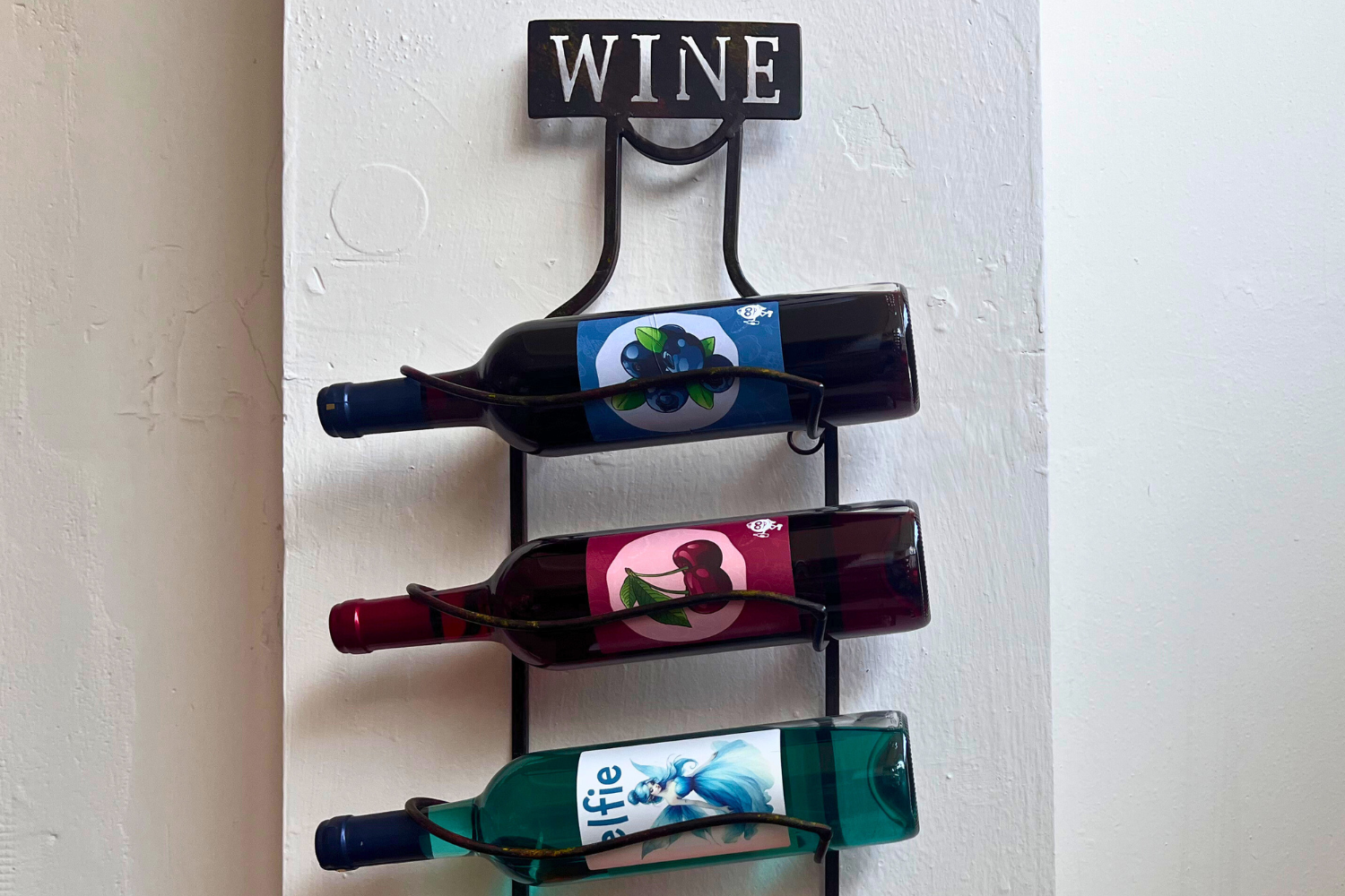 Jak skladovat víno bez vinotéky: Tipy, které zachrání každou láhev