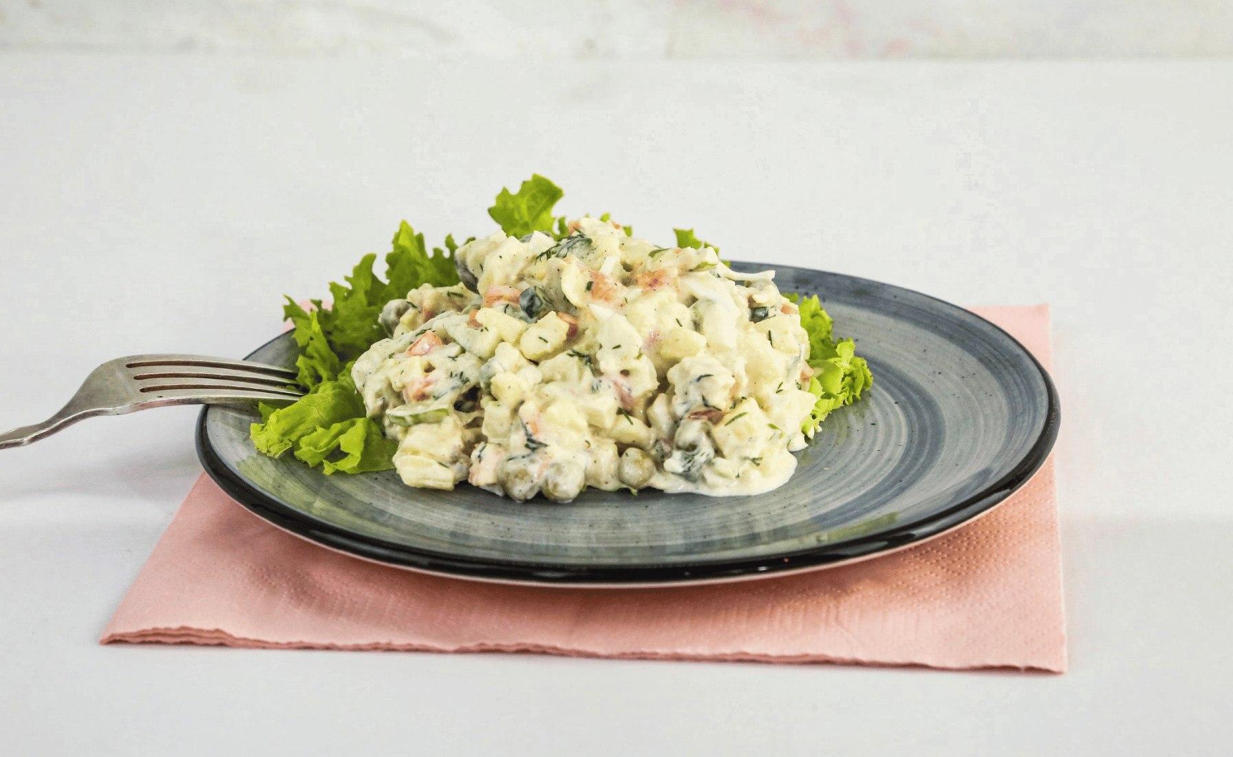 Tenhle bramborový salát se nejí hned. A právě proto je nejlepší