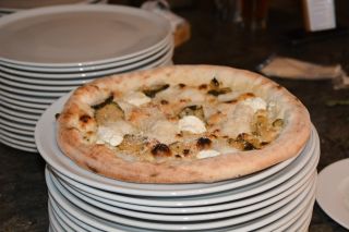 Kam na pizzu s naším rýsem? 🍴🍕 @pizza.lacrosta @pizzabertoldi @the_pizza_shop_praha 🔥 #rysarna #kesumozzarella...