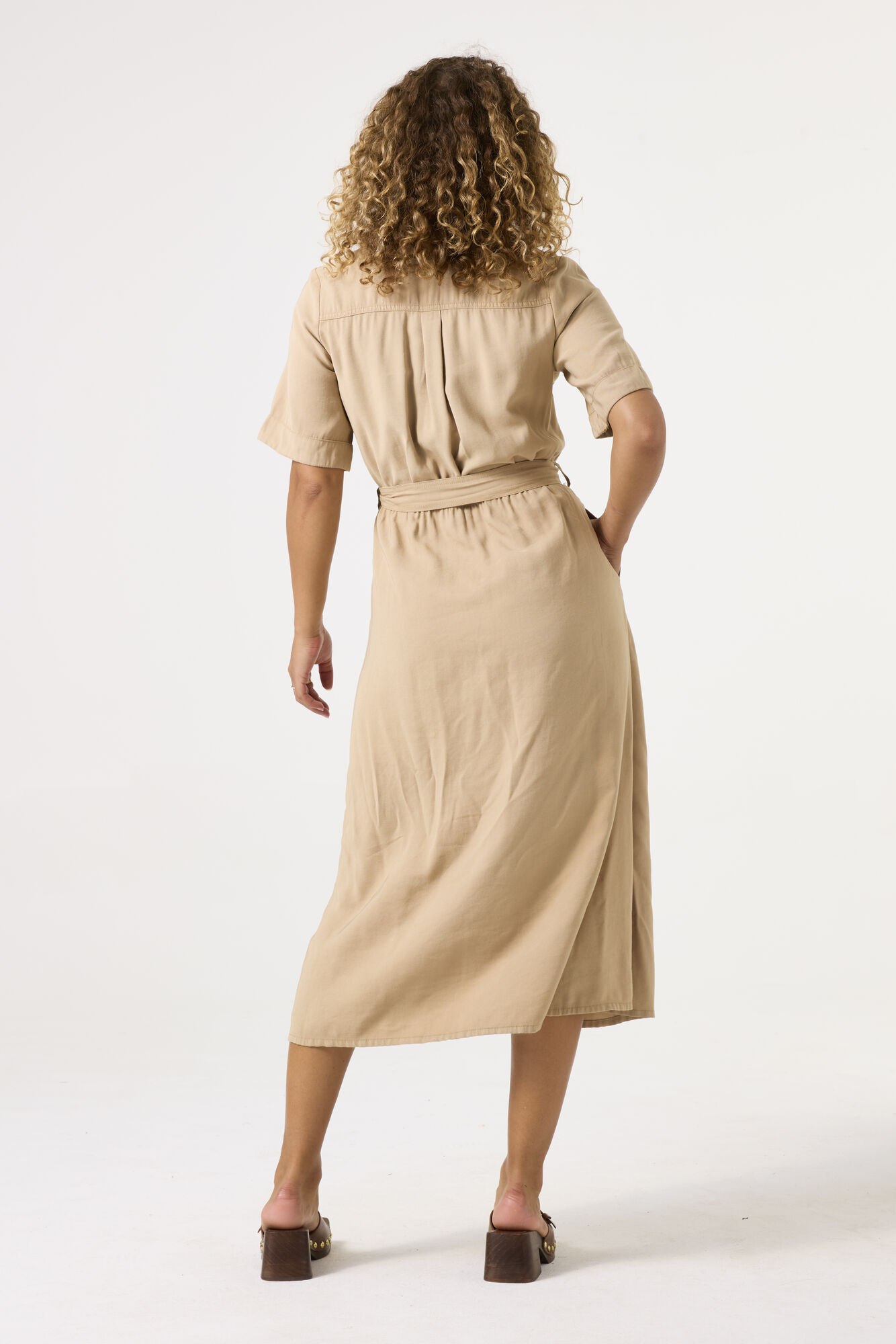 c50287-6146-onmodel-back-2000-b027e342