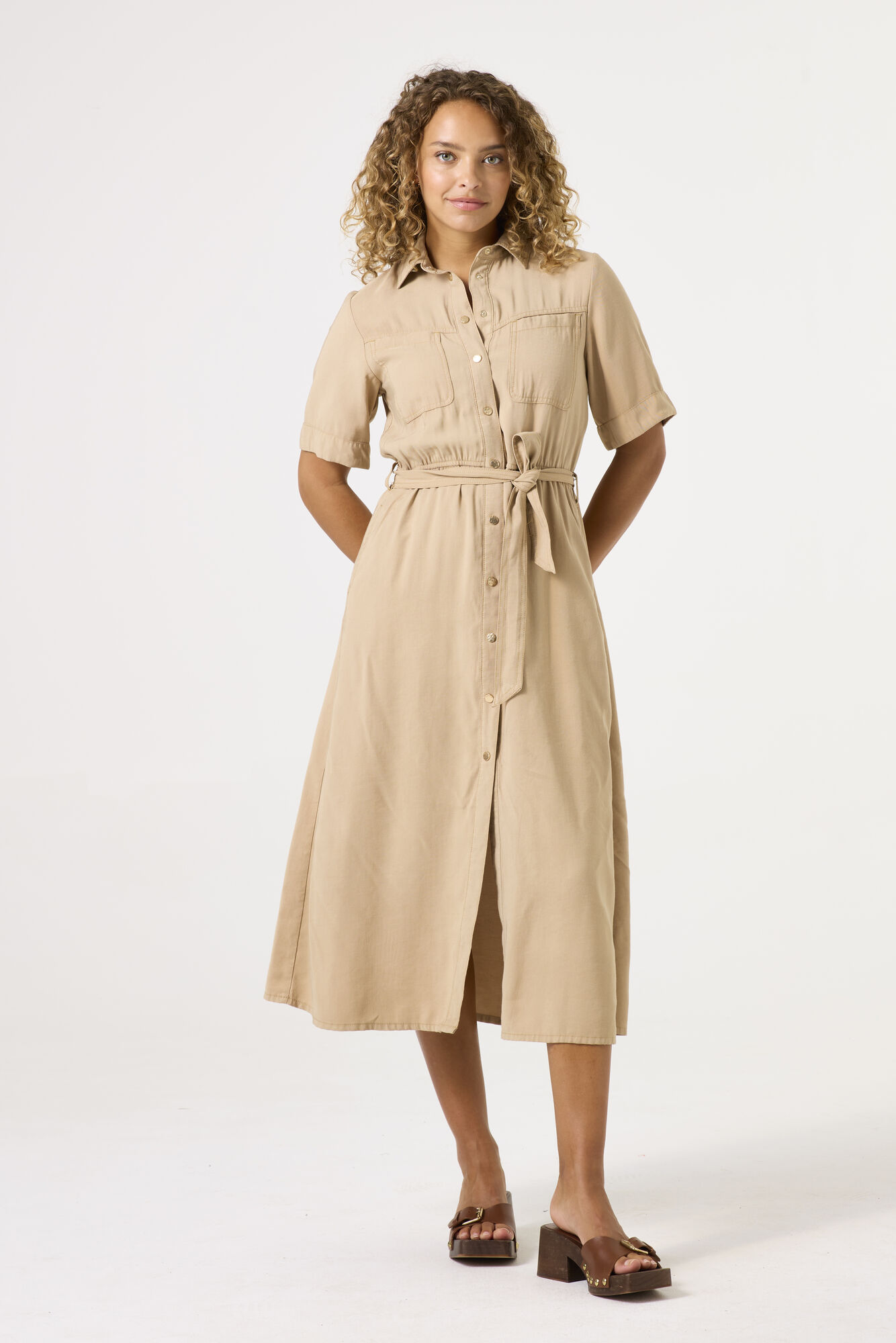 c50287-6146-onmodel-total-2000-8404d48f