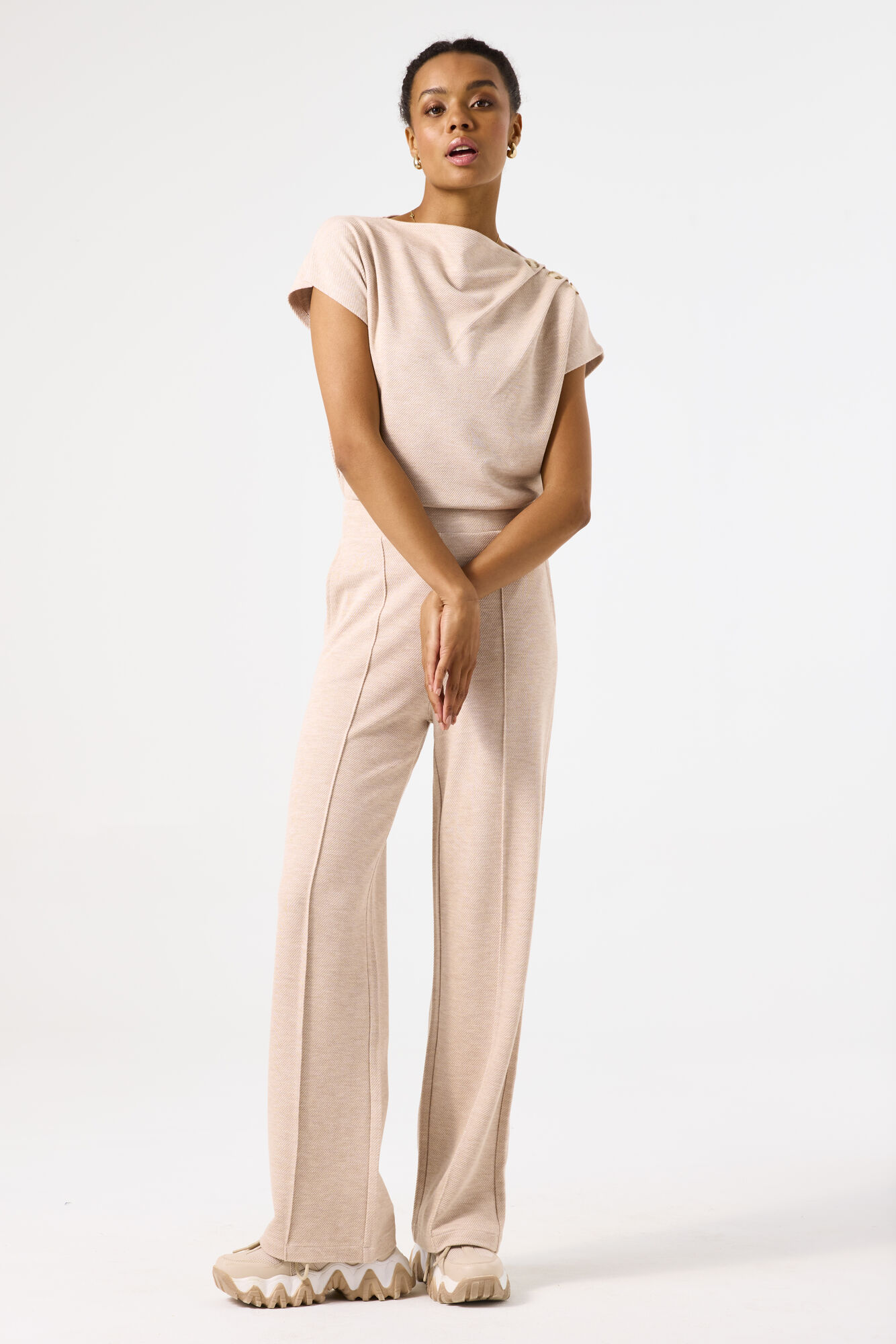 c50314-2542-onmodel-total-2000-b9626cdb