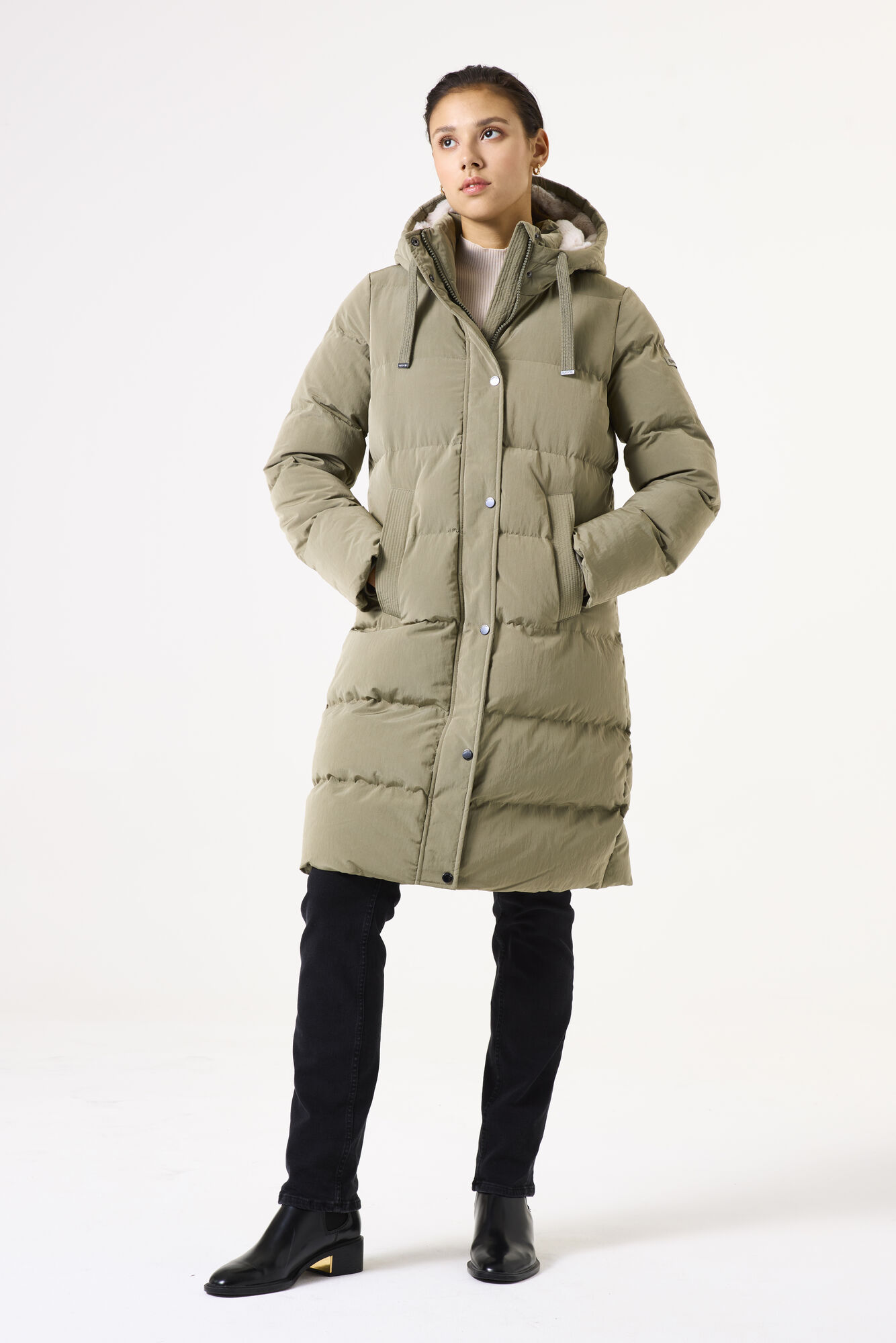 gj500906-5895-onmodel-total-2000-be83da7e