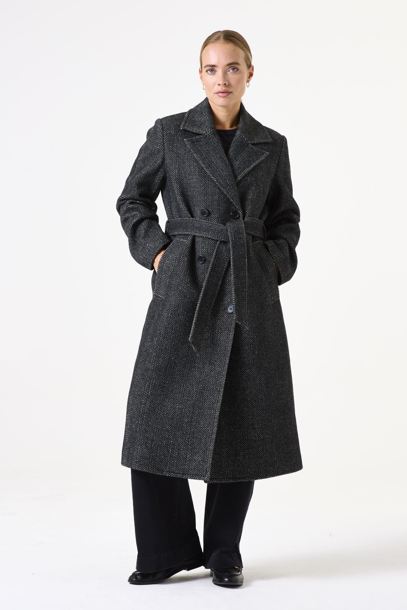 gj500914-60-onmodel-total-2000-3d08a9ee