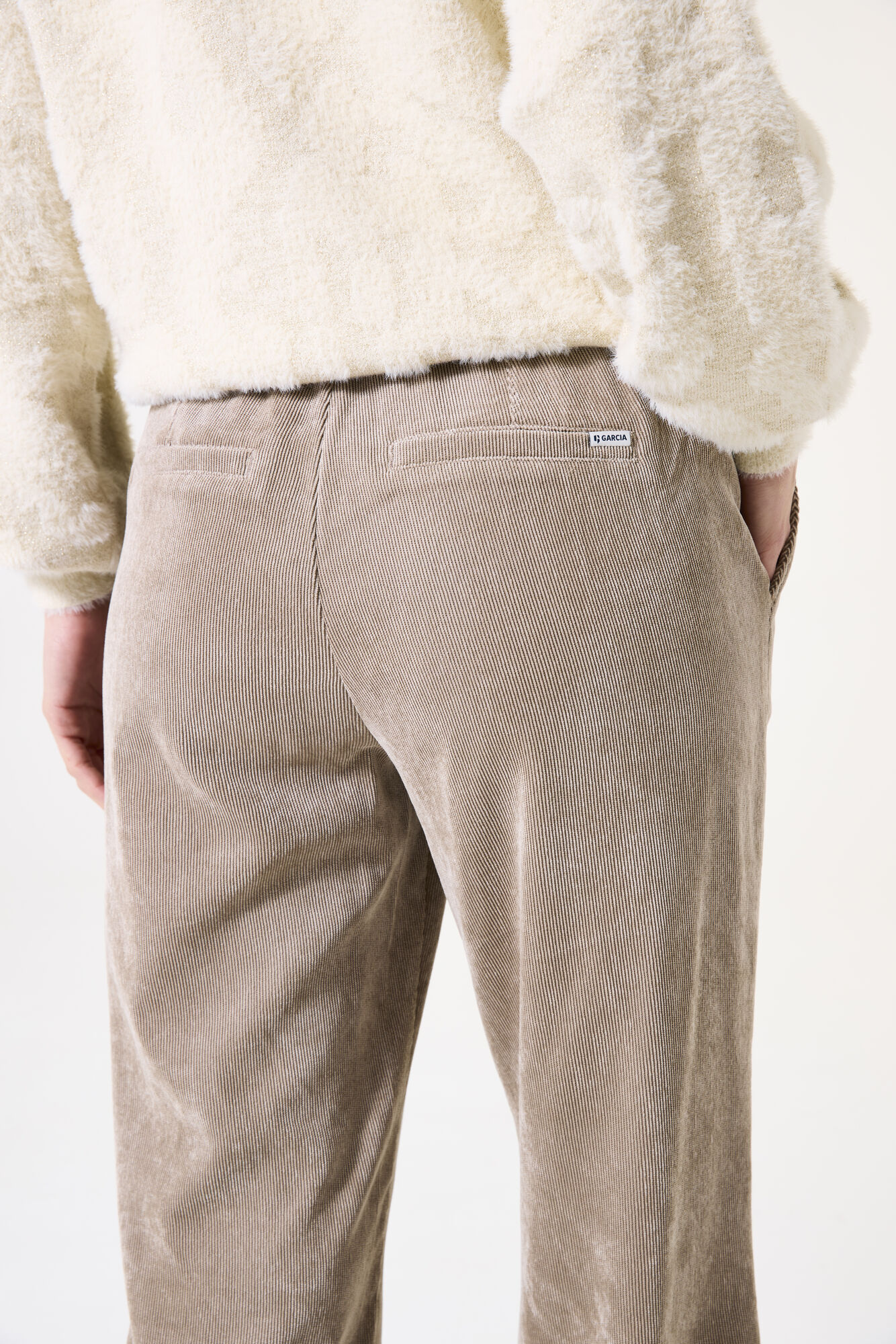 i50310-3459-flatshots-detail-2000-96897672