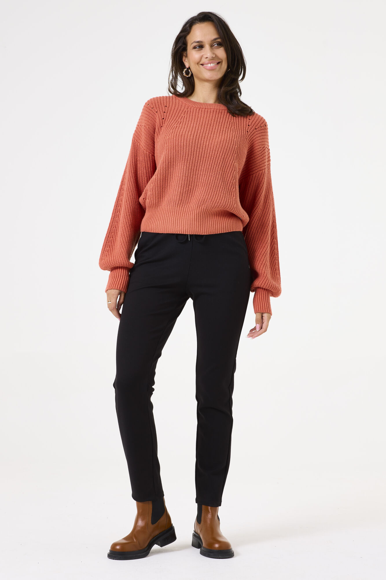 z0013-5326-onmodel-total-2000-b0735619