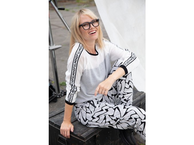 Pulóver KENNYS. MINDFUL