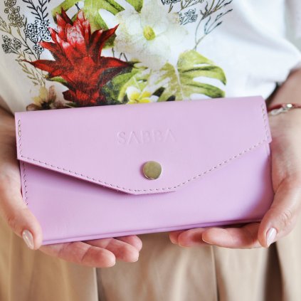 lila peňaženka