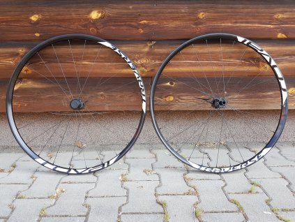 Zapletená kola Specialized Roval Traverse 29, černá