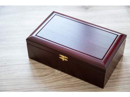 Dřevěný box LUX na šachové figurky