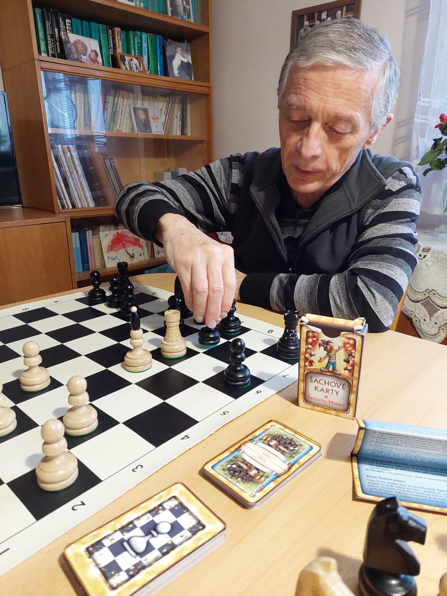dedko_s_kartami