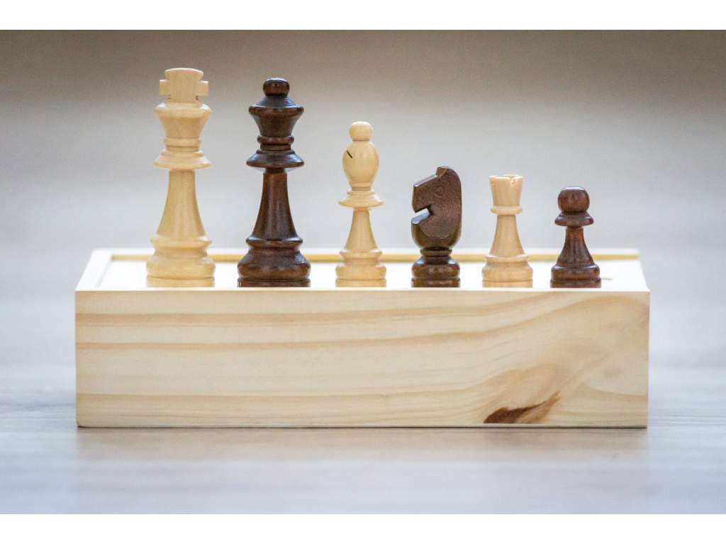 Drevené šachové figúrky klasik veľké v krabičke  + doprava zdarma