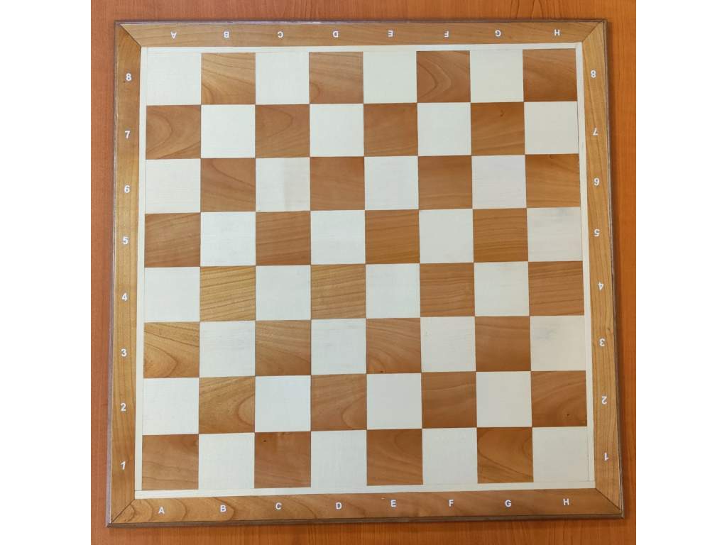 Drevená šachovnica Caissa extra svetlá  + doprava zdarma