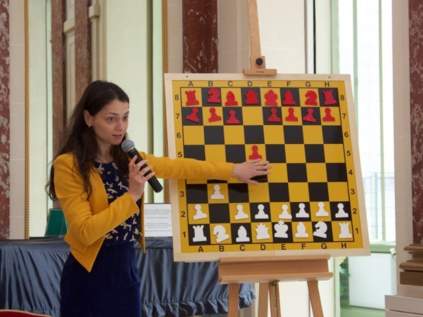 1CHTX10 DEMO chessboard folded in half