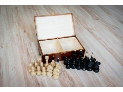 Šachové figúrky Klubovka v drevenom boxe