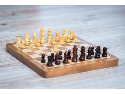Magnetické drevené šachy LUX stredné  + doprava zdarma