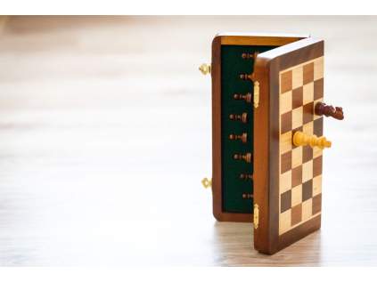 Magnetické drevené šachy LUX veľké + doprava zdarma + darček