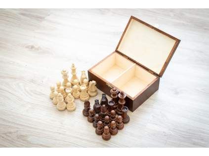 Šachové figúrky Staunton 5 v drevenom boxe