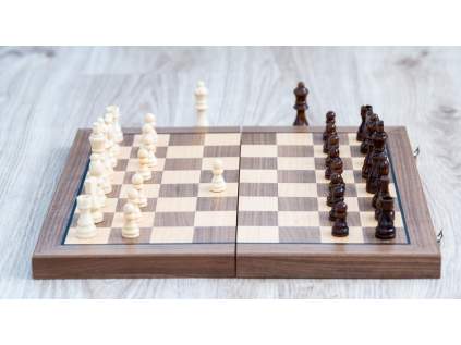 Drevené magnetické šachy Sapele V