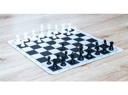 Šachová súprava Staunton MousePad, čierna