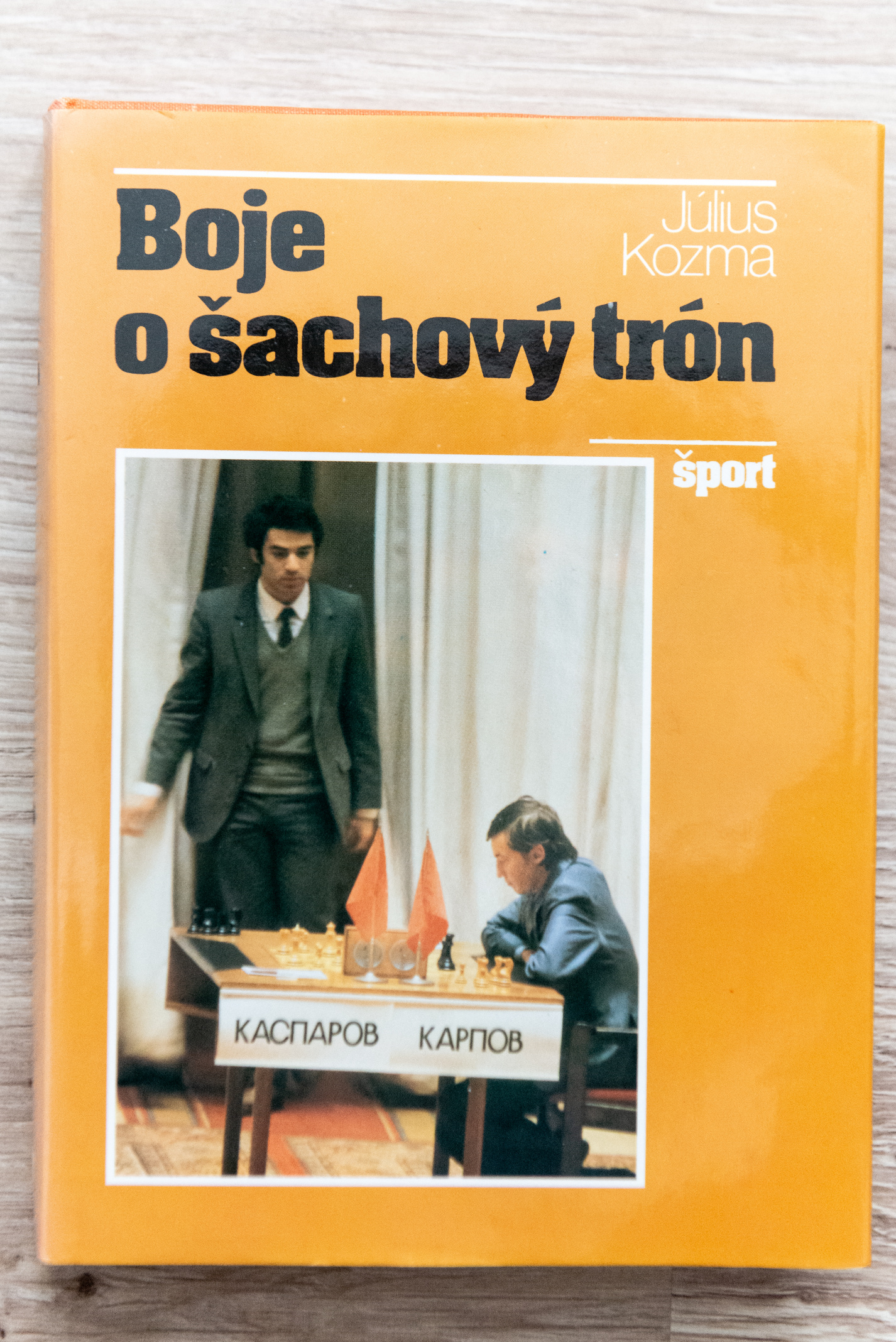 Boje o šachový trón