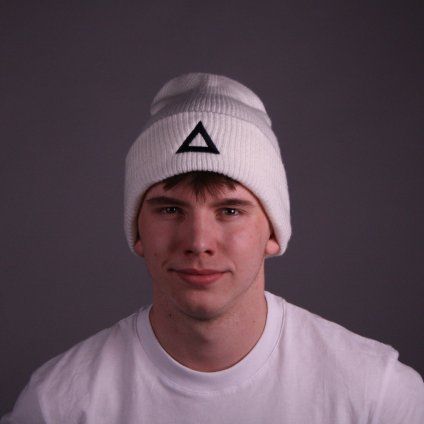 Bílá čepice TROJICE