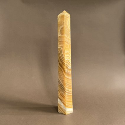 Žlutý kalcit XL (2,086kg)  extra velký obelisk