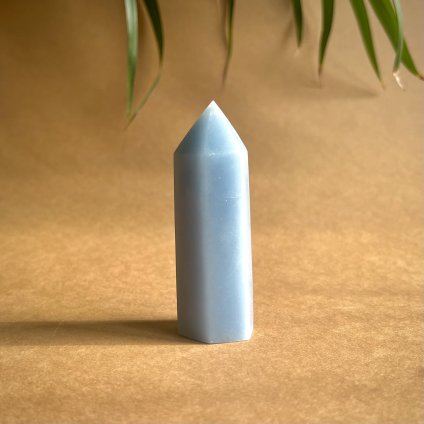 Angelit - andělský kámen  malý obelisk