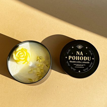 Vonná svíčka s kytičkou a minerály Na pohodu