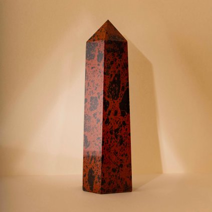 Červený obsidián L  velký obelisk