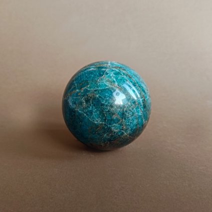 Koule Apatit  kamenná sféra