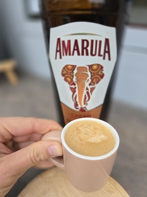 Amarula vs. vaječný koňak – exotická alternativa s africkým kouzlem