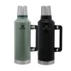 10-07935-044 STANLEY Classic Legendary Vacuum Bottle - Hammertone Green (2.3l)