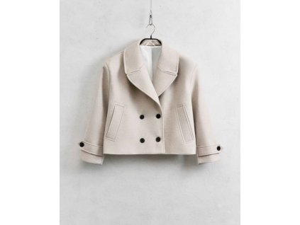Krátky kabát s dvojradovým zapínaním