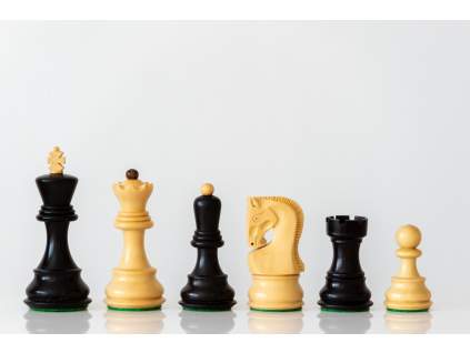 Nagy Péter ebonizált sakkfigurák