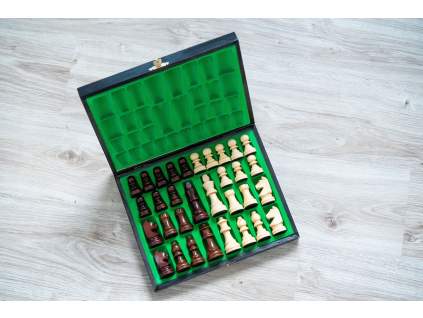 Šachové figúrky Staunton v čiernom drevenom boxe