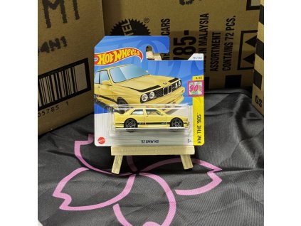 '92 BMW M3 Yellow
