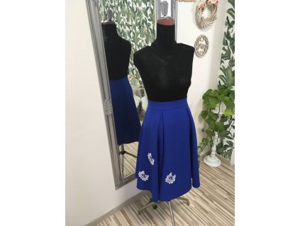 Kruhová sukňa modrá s výšivkou
