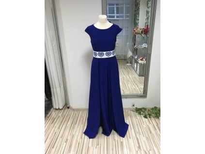 Modré dlhé šaty s vysivanym opaskom