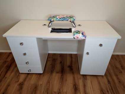 Manikérský stůl VI