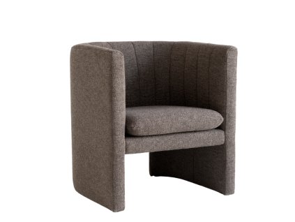 Křeslo Loafer SC23 v hnědém provedení od &Tradition