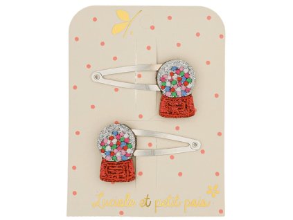 Pár třpytivých sponek se žvýkačkami