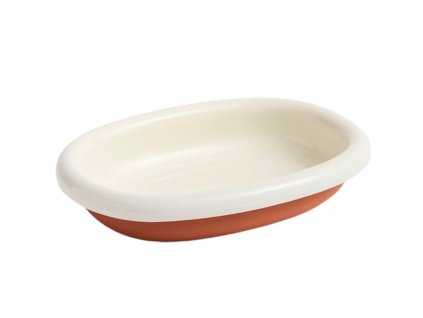 Servírovací / zapékací mísa z kolekce Barro v terakotovém provedení s bílým dnem od HAY