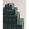 Úložné boxy Colour Crate Square v tmavě zelené barvě od značky HAY