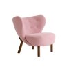Křeslo Little Petra VB1 "Walnut / Ecriture 0640" &Tradition - v růžové barvě