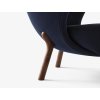 Křeslo Little Petra VB1 "Walnut / Vidar 0554" &Tradition - tmavě modrá