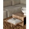 Konferenční stolek Distinct z travertinu v tmavě hnědé barvě od ferm LIVING - v interiéru