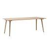 Dřevěný jídelní stůl In Between SK5 od &Tradition