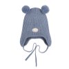 Dětská žebrovaná merino čepice ve světlejší modré barvě od značky Lillelam se zavazováním pod krkem